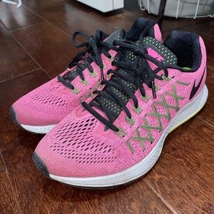 Nike zoom out Pegasus 32 running sneakers